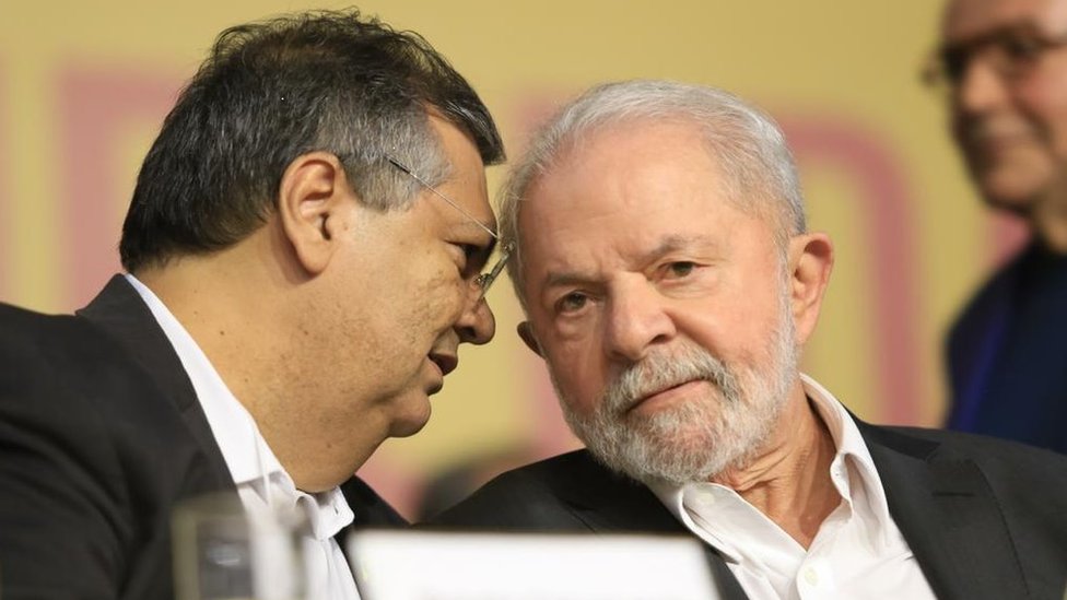 Lula diz que pediu ao ministro da Justiça para fechar ‘quase todos’ os clubes de tiro do Brasil