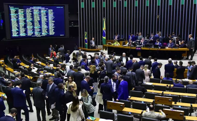 Em decisão histórica , Câmara aprova reforma tributária em 2º turno e conclui votação