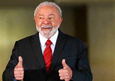 Lula assina MP para taxar fundos dos ‘super-ricos’