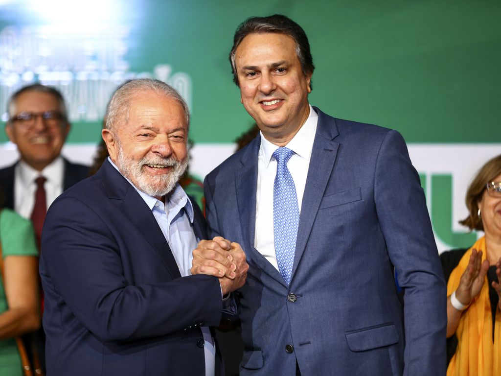 Governo Lula bloqueia verba para alfabetização, transporte escolar e bolsas de estudo