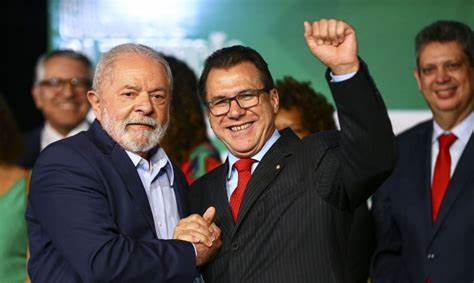 Governo Lula (PT) propõe novo imposto sindical maior que o antigo 3X maior