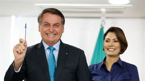 Polícia Federal marca depoimentos simultâneos de Bolsonaro e Michelle dia 31