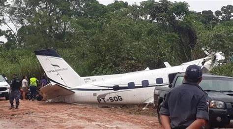 Avião cai e mata 14 no Amazonas