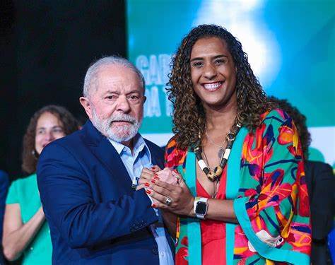 Anielle Franco usa avião da FAB para ir à final da Copa do Brasil e é alvo de críticas