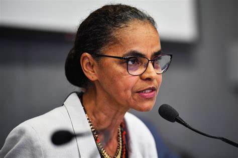 Secretária de Marina Silva se nega a divulgar salário, mas senador revela rendimentos