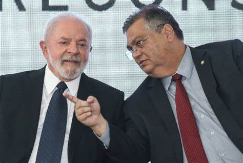 Lula corta R$ 708 milhões de verba do combate à criminalidade Quantia representa mais de 30% do orçamento destinado