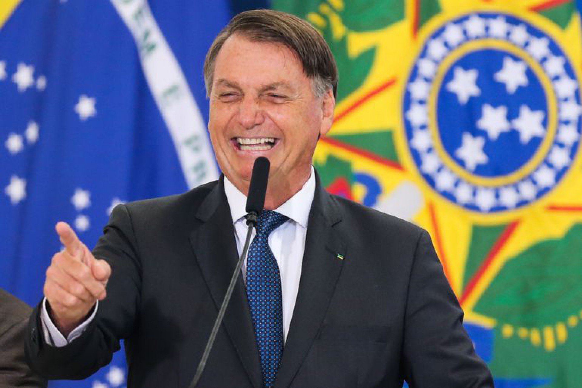 Zanin arquiva ação contra Bolsonaro por omissão na compra de vacinas