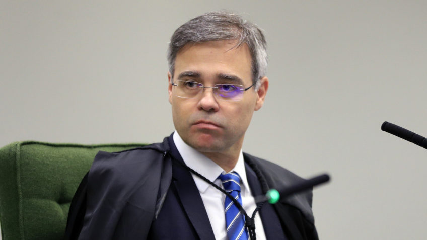 STF Mendonça derruba censura a especial de comédia de Léo Lins e anula demais penalizações