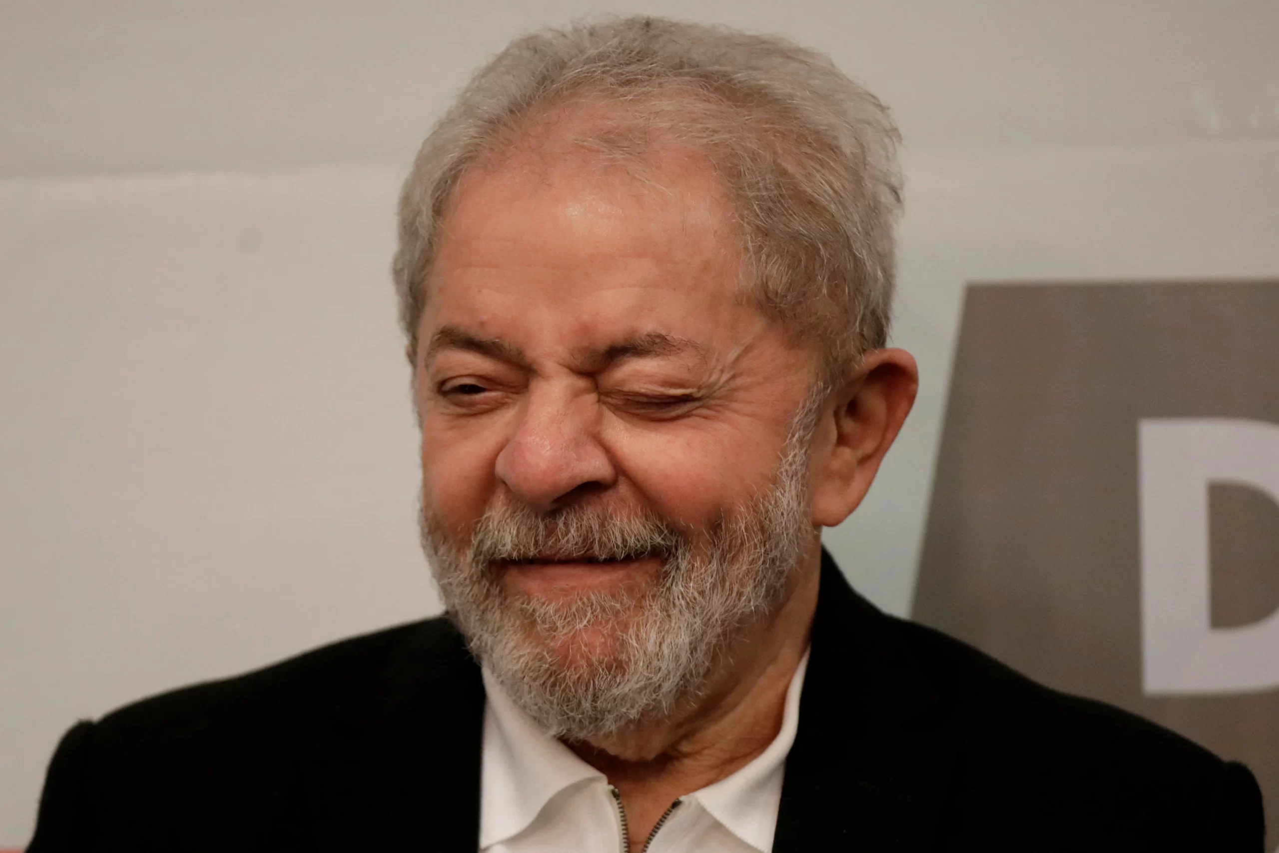 Lula: trabalhadores de aplicativo trabalham de fraldão por falta de banheiro