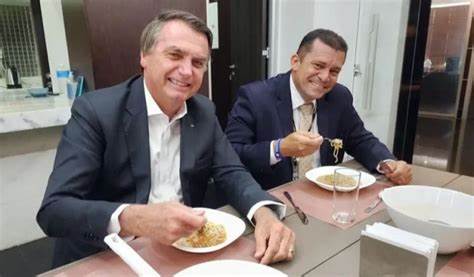 Moraes manda soltar ex-assessor Max Guilherme de Jair Bolsonaro