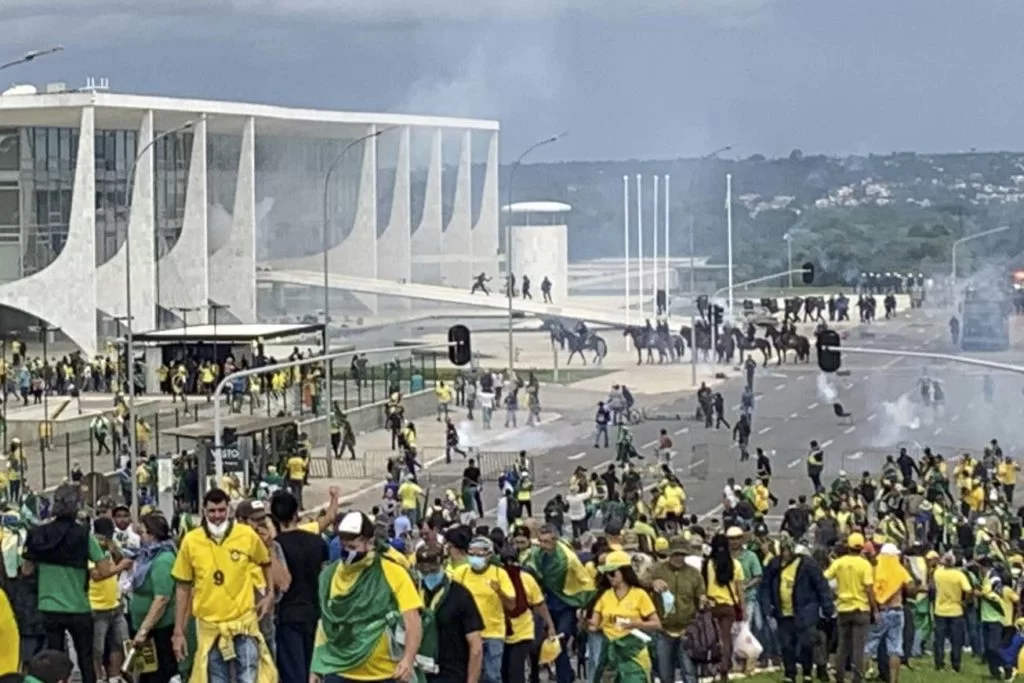 Sem endereço fixo, morador de rua preso no 8/1 pode voltar à cadeia