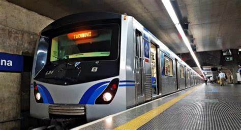 Sindicato suspende greve e metrô volta a operar normalmente