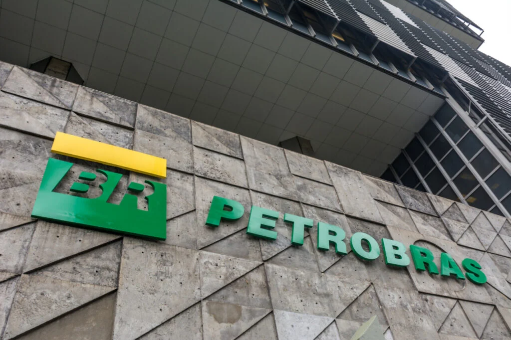 Petrobras quer mudar estatuto e permitir indicações políticas