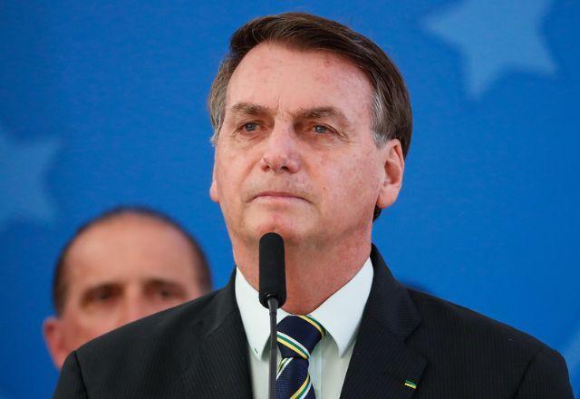 STF mantém multa do TSE a Bolsonaro por reunião com embaixadores