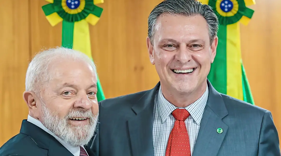 Carlos Fávaro é reconduzido ao cargo de Ministro da Agricultura e Pecuária