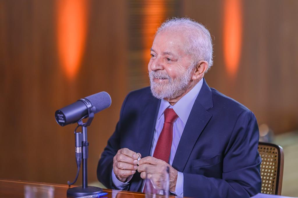 Com rombo de R$ 141 bilhões, Lula promete poupança para estudantes