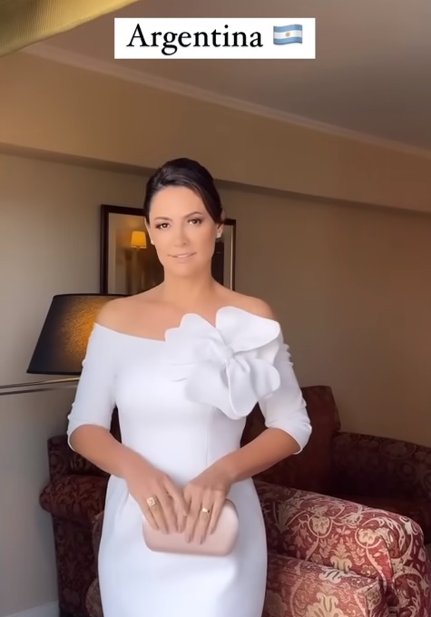 Michelle Bolsonaro compartilha look escolhido para posse de Milei