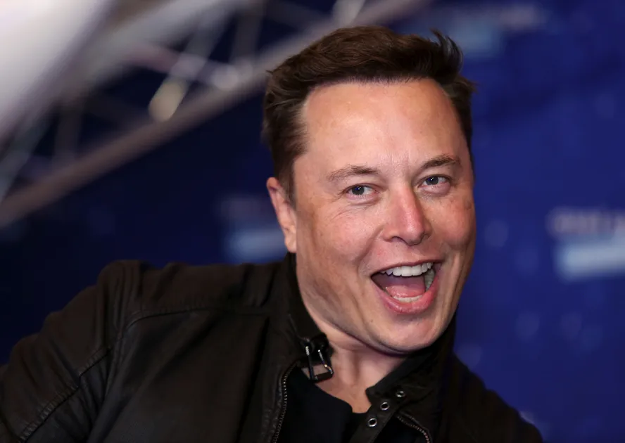 Elon Musk termina 2023 como o homem mais rico do mundo