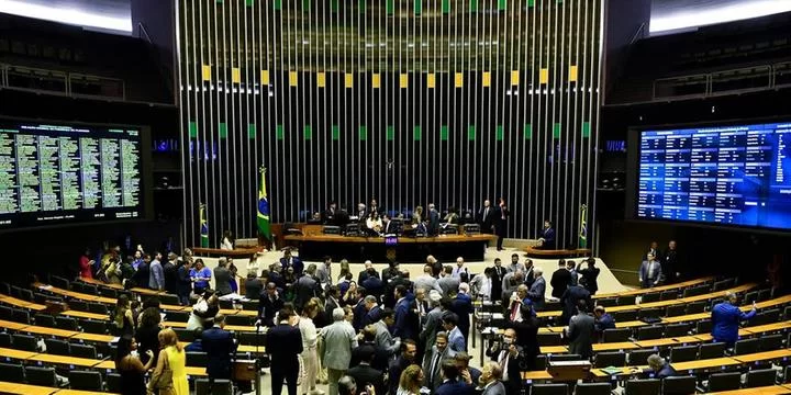 Congresso derruba veto à desoneração da folha de pagamento para 17 setores da economia