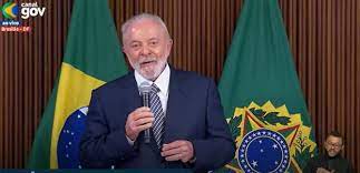 Lula diz esperar que Dino seja um “comunista do bem” no STF