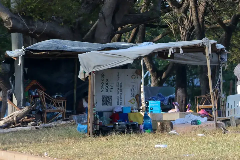 Governo Lula cria ‘bolsa’ e vai pagar para moradores de rua em todo o Brasil