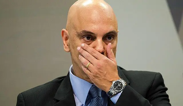 Print que fundamentou decisão de Moraes contra Carlos Bolsonaro é de 2022; Ramagem não estava mais na Abin