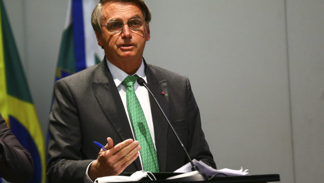 Justiça de São Paulo anula multa de Bolsonaro por não usar máscara