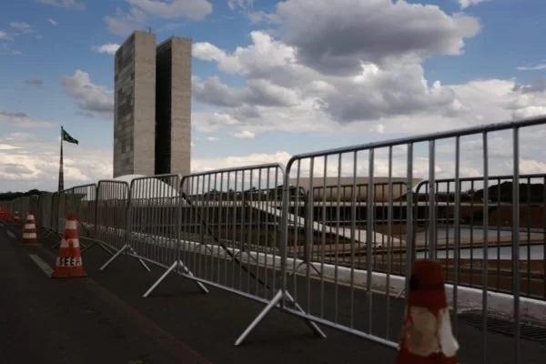 Esplanada dos Ministérios terá segurança reforçada e trânsito interrompido para ato do 8 de Janeiro