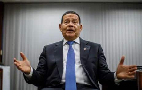 PL de Mourão para anistiar envolvidos no 8 de janeiro é aprovado por 51%