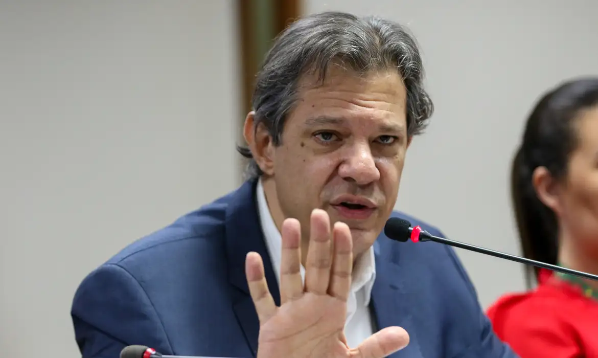 Gol (GOLL4) e Azul (AZUL4): A resposta de Haddad à crise do setor aéreo