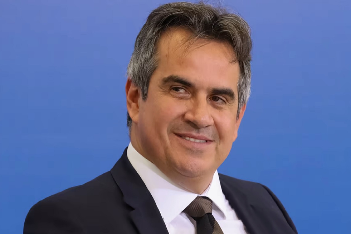 “Bolsonaro não tinha nada a ver com a minuta do golpe”, diz Ciro Nogueira “Bolsonaro não tinha nada a ver com a minuta do golpe”, diz Ciro Nogueira