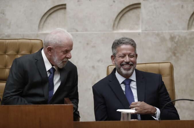 Com pedido de impeachment na mão, Lira diz que reunião com Lula foi ‘amena’