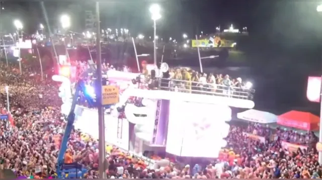 Ivete Sangalo em Salvador: trio elétrico quase tomba e explosão de tubo de gás deixa feridos