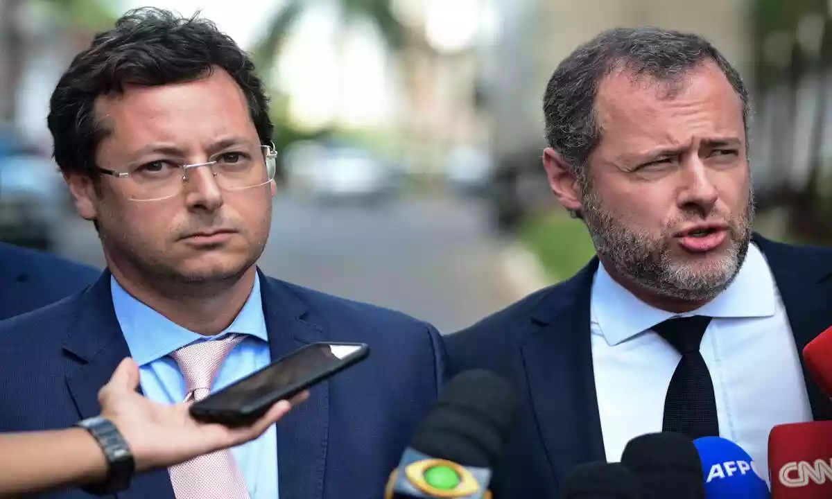 Defesa de Bolsonaro pede impedimento de Alexandre em investigações sobre golpe