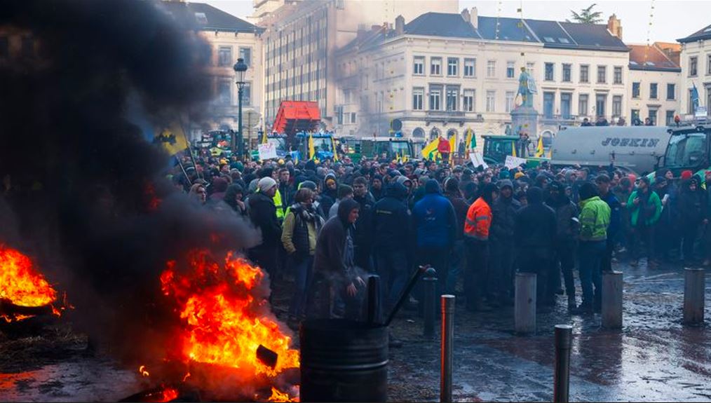 Protestos de agricultores se espalham pela Europa