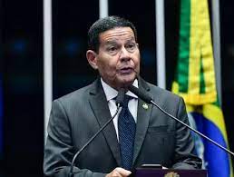 ‘Não há o que justifique a omissão da Justiça Militar’, diz Mourão sobre investigação da PF