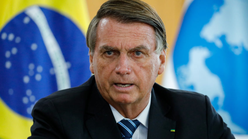 Bolsonaro chega à sede da PF em SP para depor sobre suposta importunação a baleia