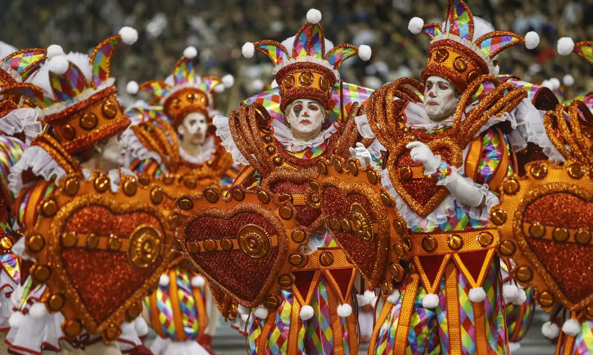 Desfile das Campeãs de SP: veja quais escolas voltam ao Anhembi no sábado (17)