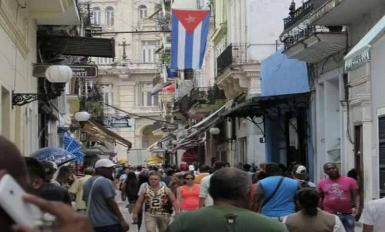 Cuba toma medida drástica e desliga quase 75% da iluminação pública para prevenir colapso