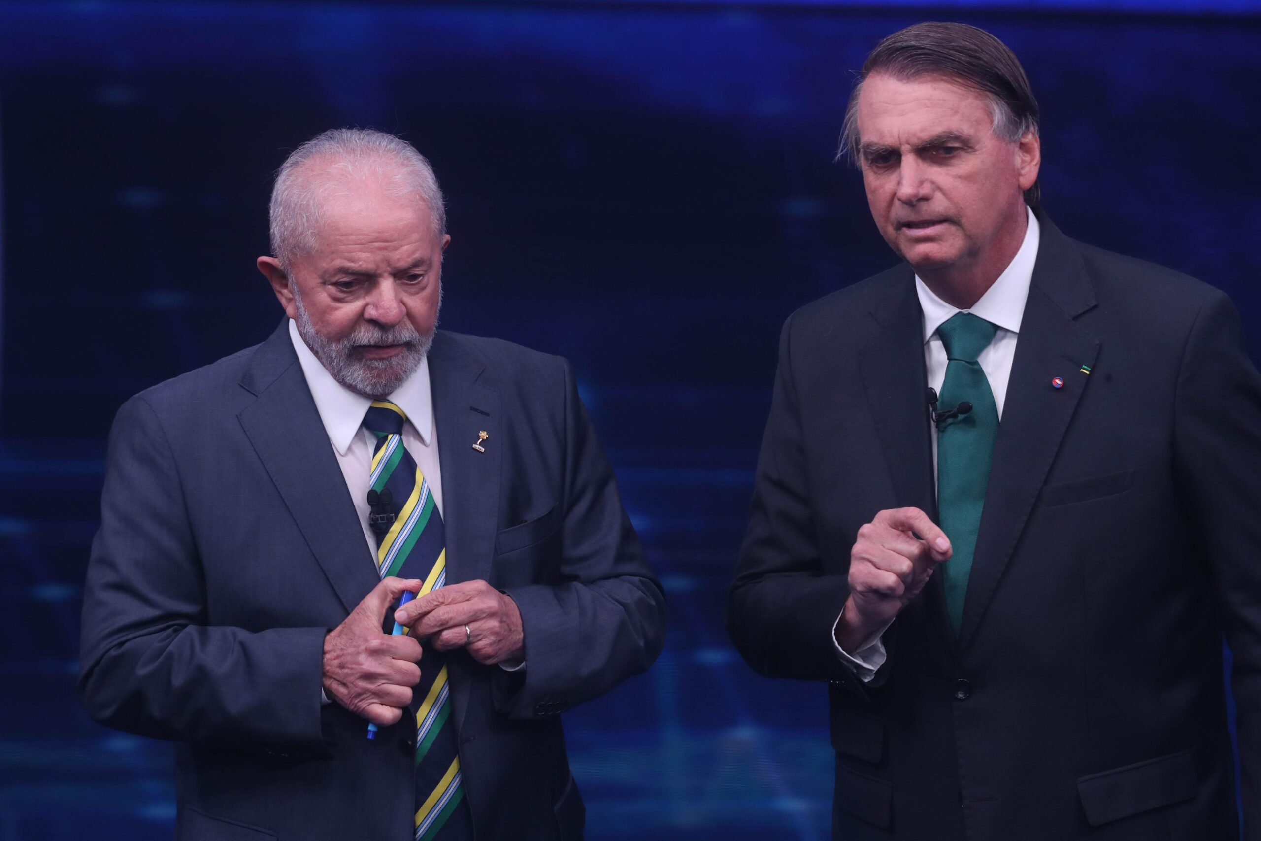 Pesquisa: Bolsonaro aparece à frente de Lula em corrida pela Presidência