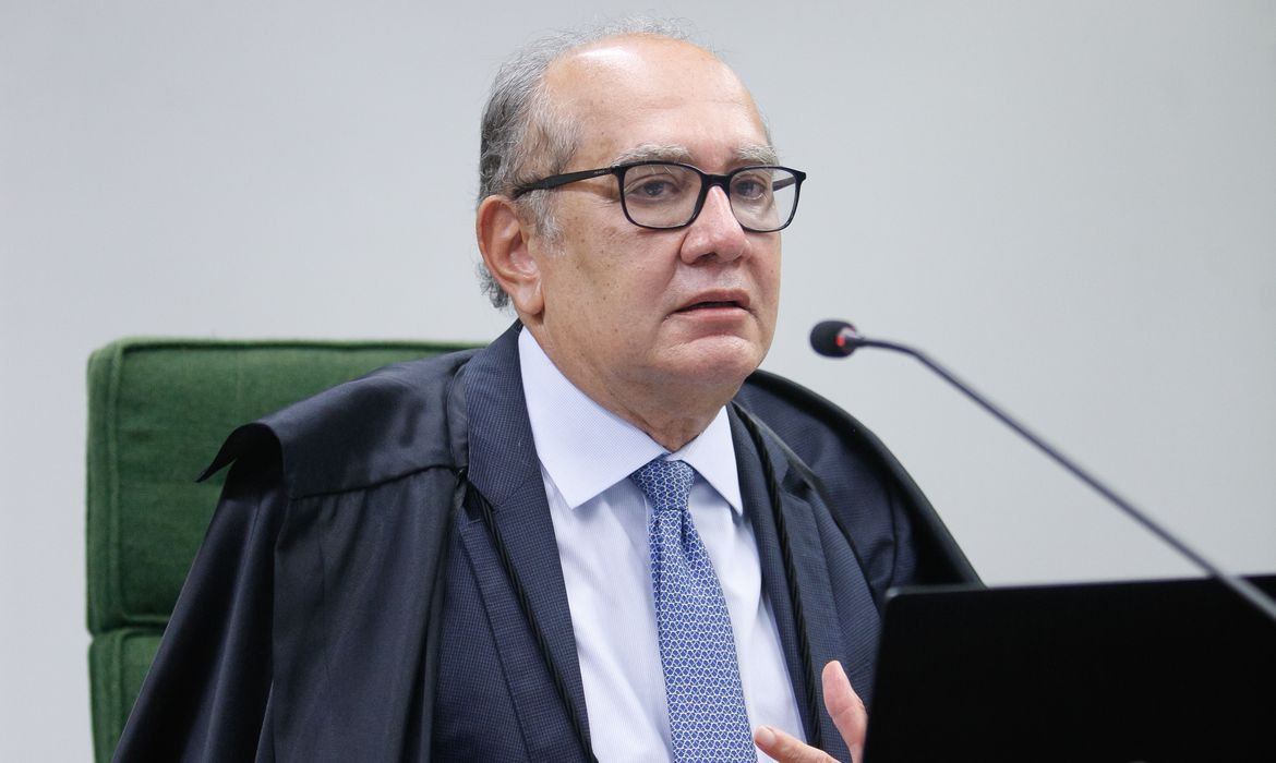 Gilmar Mendes vota por ampliar alcance de foro privilegiado no STF