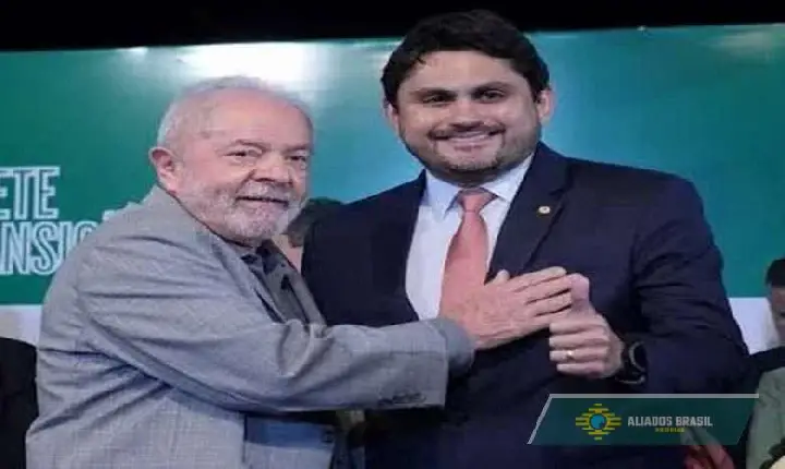 Doação de computadores no governo Lula beneficia prefeituras de parentes de ministro