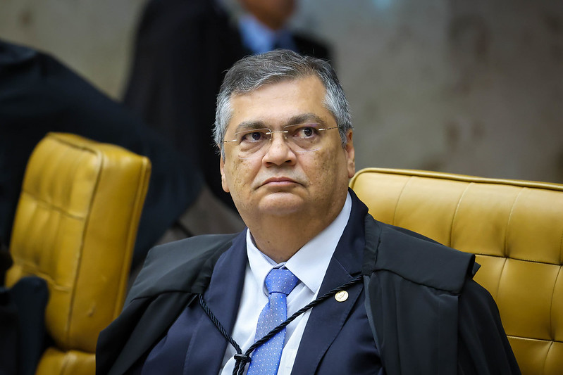 Dino elogia Justiça alemã por cortar verbas de partidos nazistas