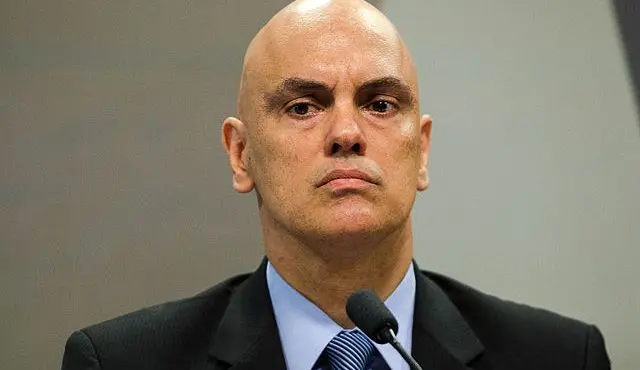 STS: Alexandre de Moraes discute com o renomado advogado