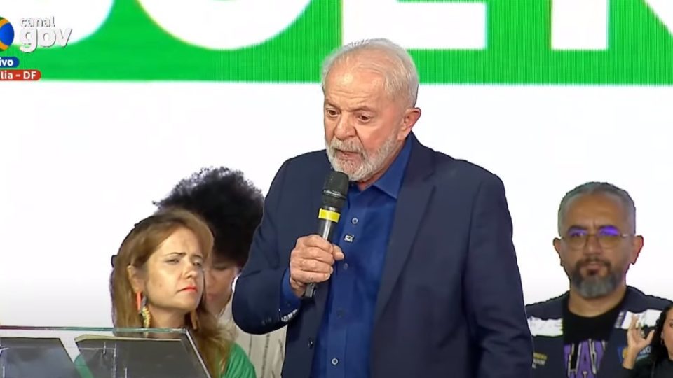 Sem citar acusações contra filho, Lula diz que “mulher não foi feita para apanhar”