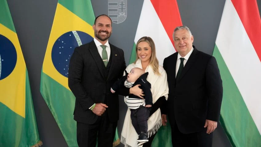 Eduardo Bolsonaro e Viktor Orbán se encontram na Hungria