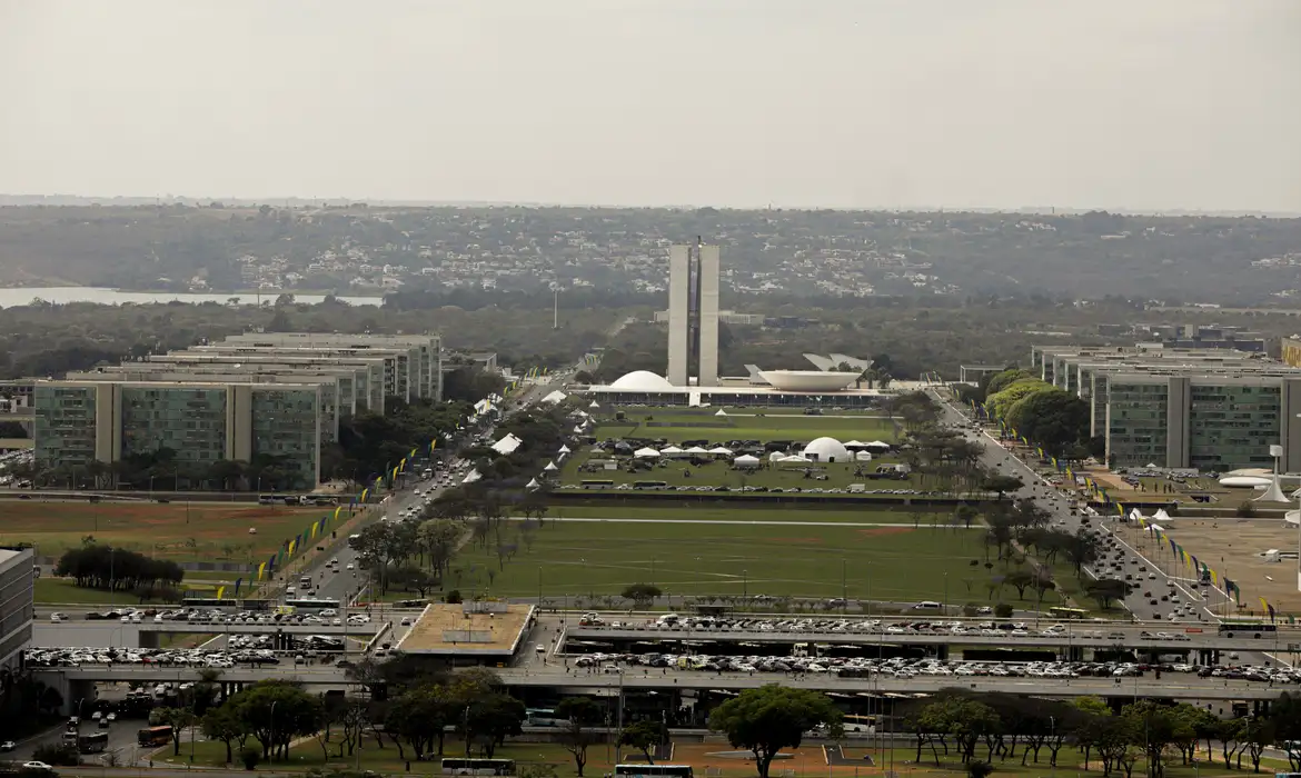 Governo reajusta em 52% auxílio-alimentação de servidores federais