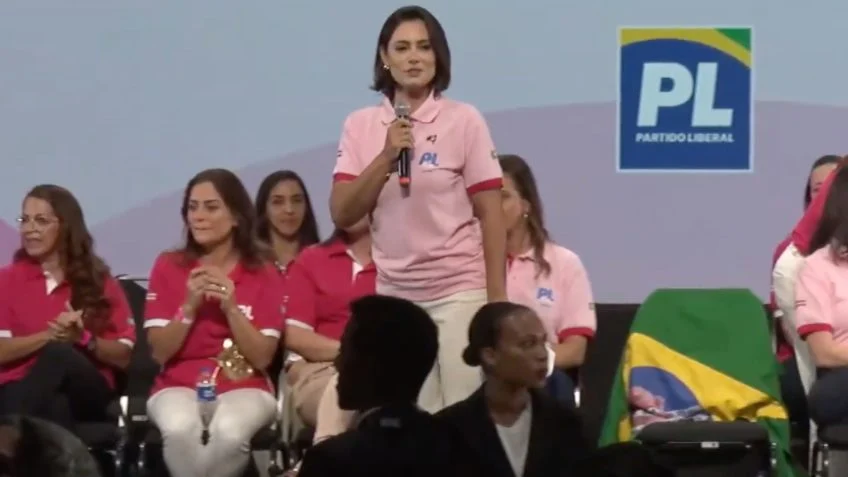 Michelle diz que Dino nomeou operação da PF: “Chacota com minha fé”