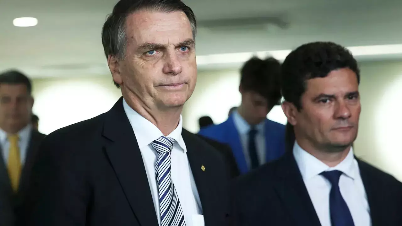 Senador Sergio Moro cobra Bolsonaro após seu partido decidir recorrer para cassá-lo