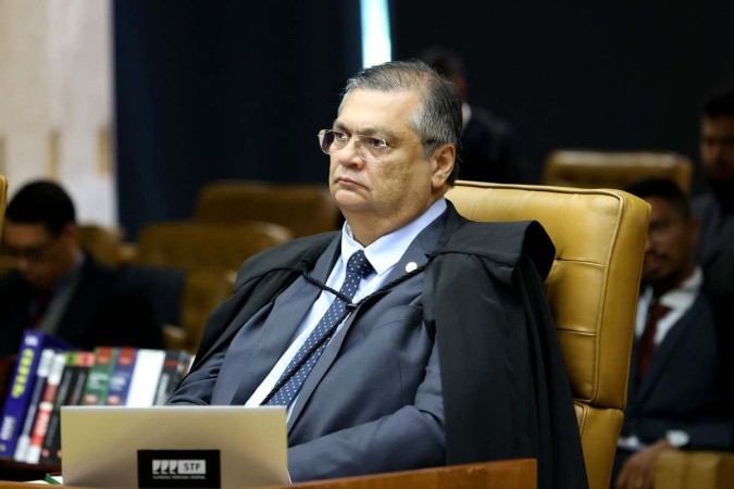 STF: Ministro Flávio Dinopede vistas em processo de Bolsonaro contra Janones.